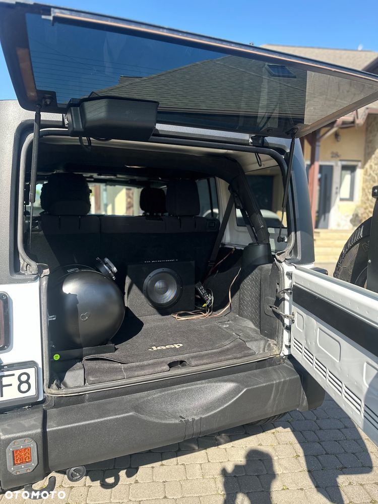 Jeep Wrangler - 10