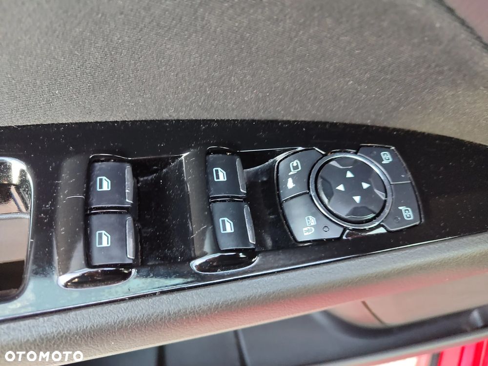 Ford Mondeo 2.0 EcoBlue Titanium - 24