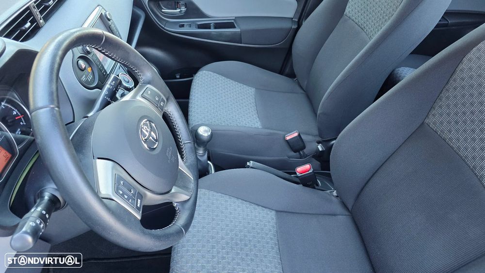 Toyota Yaris 1.0 VVT-i Comfort+P.Style - 34