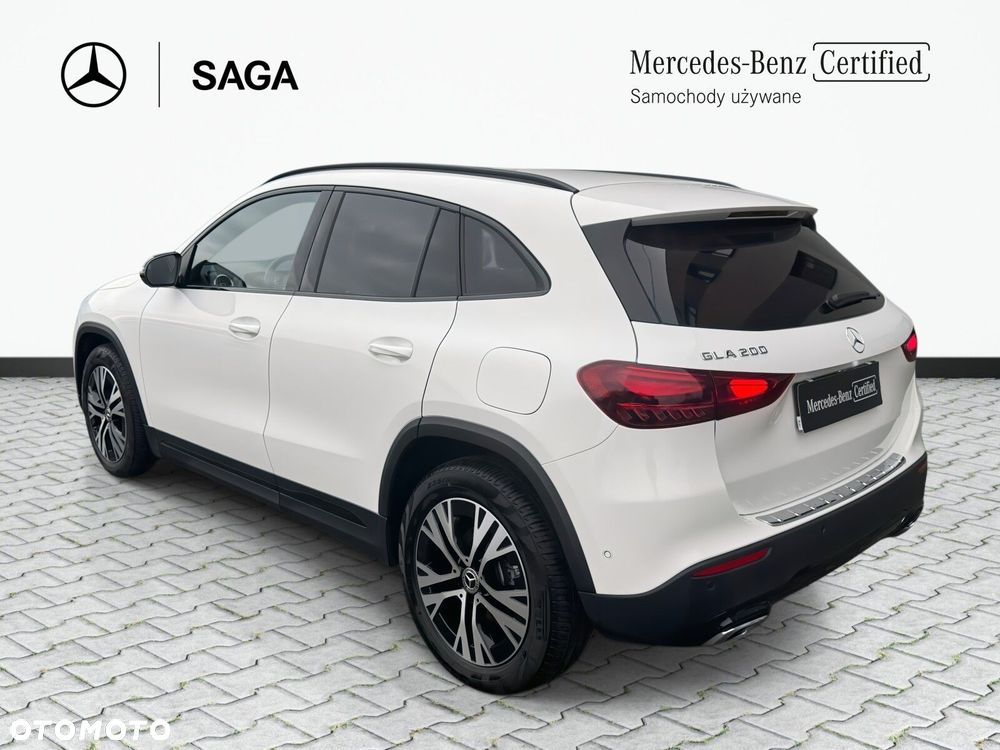 Mercedes-Benz GLA - 7
