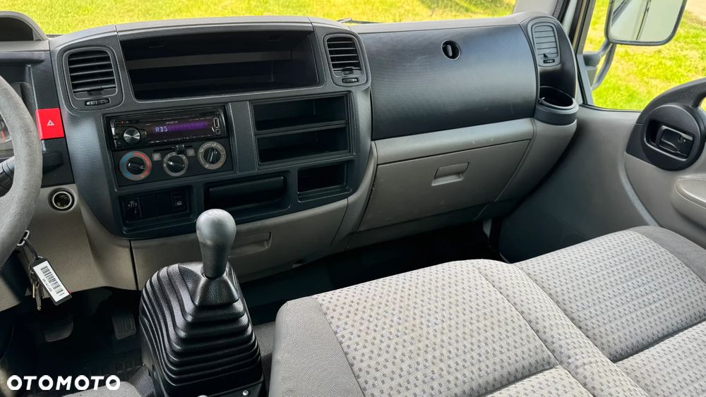 Nissan CABSTAR - 8
