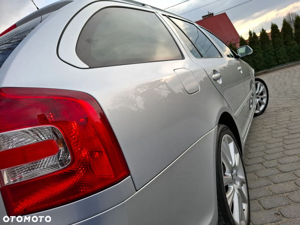Skoda Octavia 2.0 TDI CR DPF RS - 18