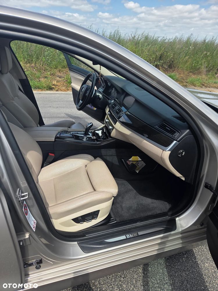 BMW Seria 5 535d xDrive - 16