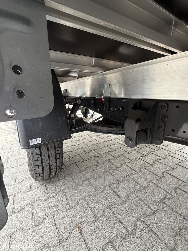 Iveco WYPRZEDAŻ ROKU ! GOTOWIEC OD RĘKI - BOGATE WYPOSAŻENIE DLA KIEROWCY - 20