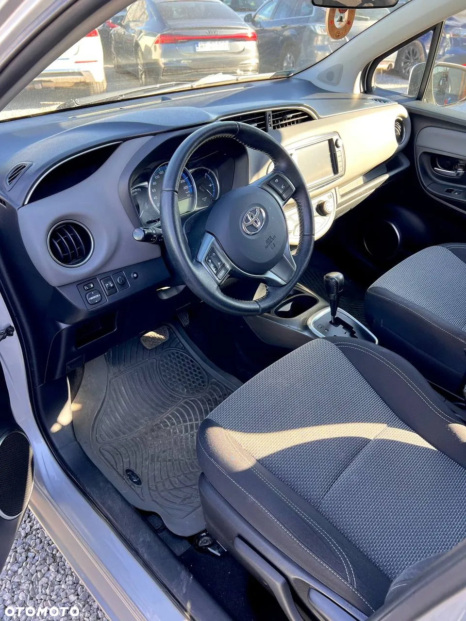 Toyota Yaris - 10