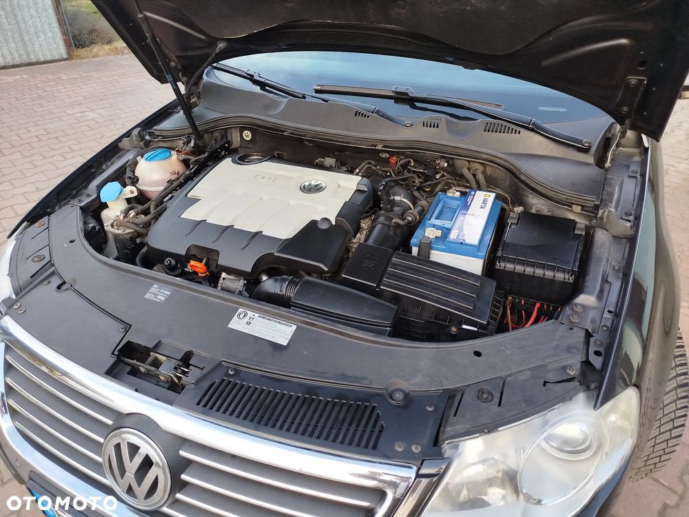 Volkswagen Passat 2.0 Blue TDI DPF Sportline - 18