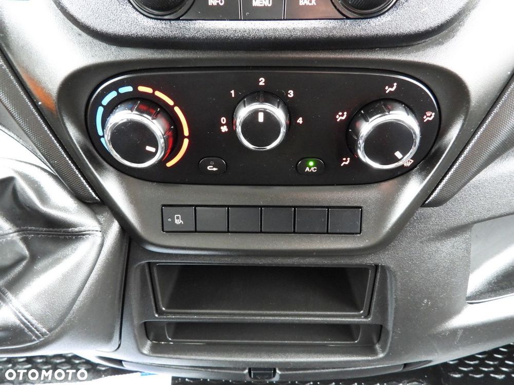 Iveco DAILY 35C16 WYWROTKA PODWÓJNA KABINA DOKA 6 MIEJSC TEMPOMAT BLIŹNIACZE KOŁA KLIMATYZACJA  160KM - 35