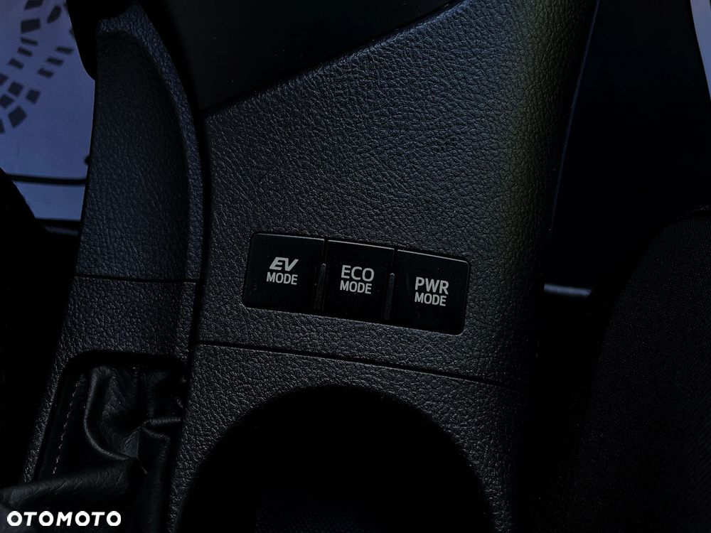 Toyota Auris Hybrid 135 Prestige - 34