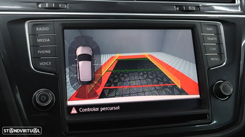 VW Tiguan 2.0 TDI Highline DSG 4Motion - 25
