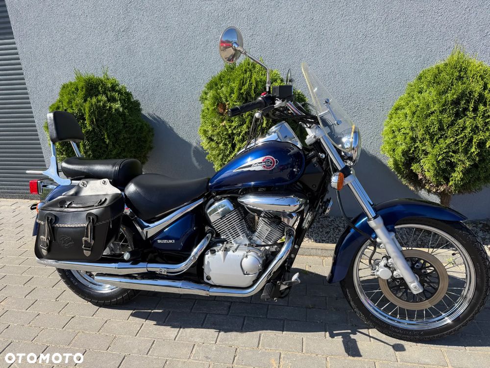 Suzuki Intruder - 2