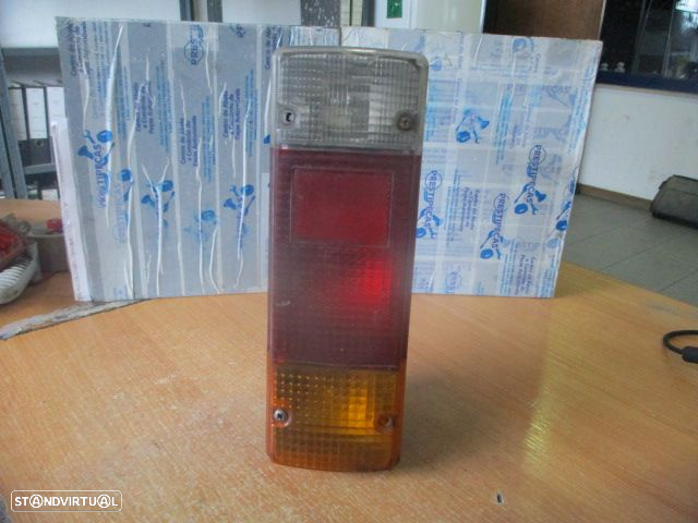 Farol Tras Stop2450 TOYOTA HILUX V 1991 2.4D 83CV 4P Beige ESQ - 7