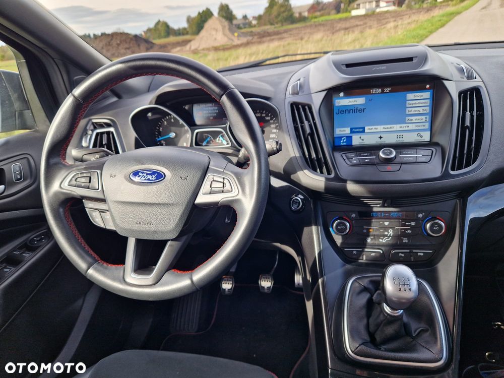 Ford Kuga 1.5 EcoBoost 2x4 ST-Line - 8