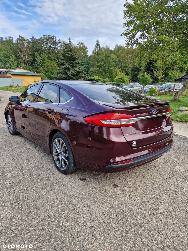 Ford Fusion - 12