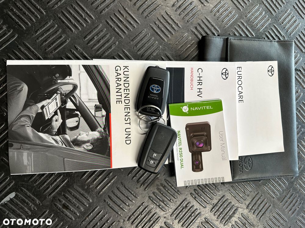 Toyota C-HR 2.0 Hybrid Business-Edition - 33