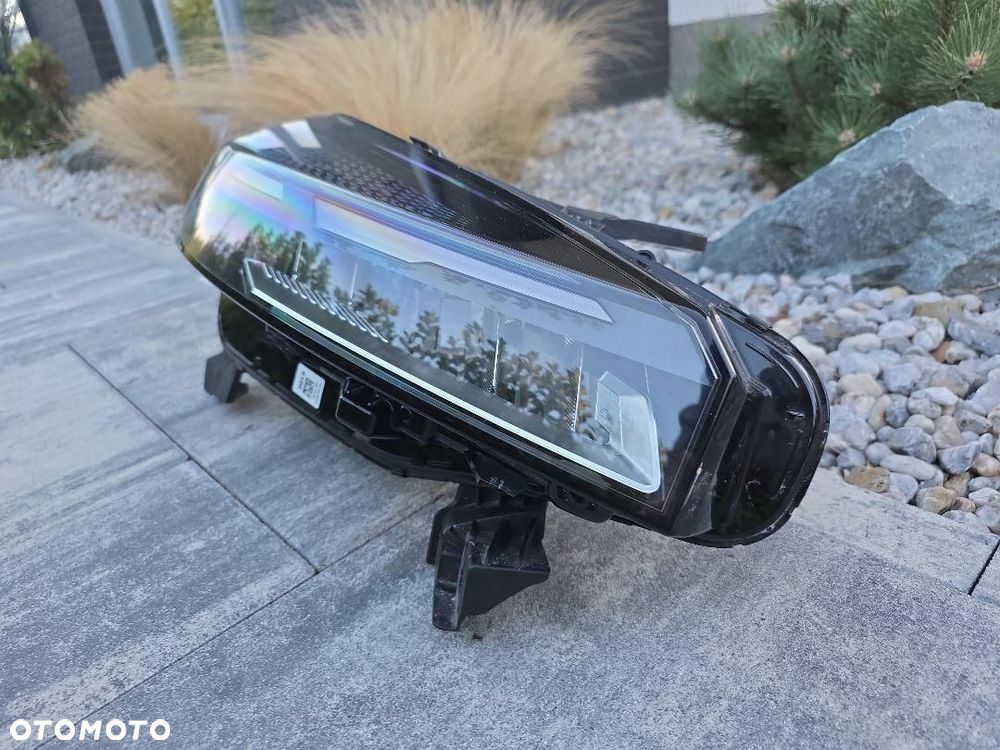 RENAULT CLIO 5 V LIFT Lampa prawa przód Full Led 260103507R - 3