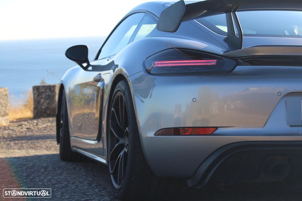 Porsche 718 Cayman GT4 PDK - 4
