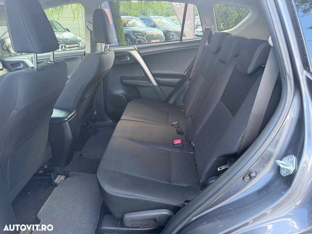 Toyota RAV4 2.0 D-4D 2WD Comfort - 15