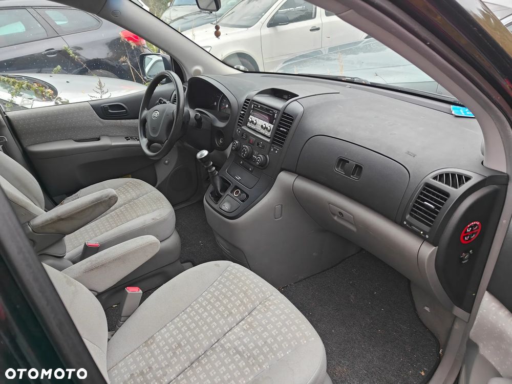 Kia Carnival - 7