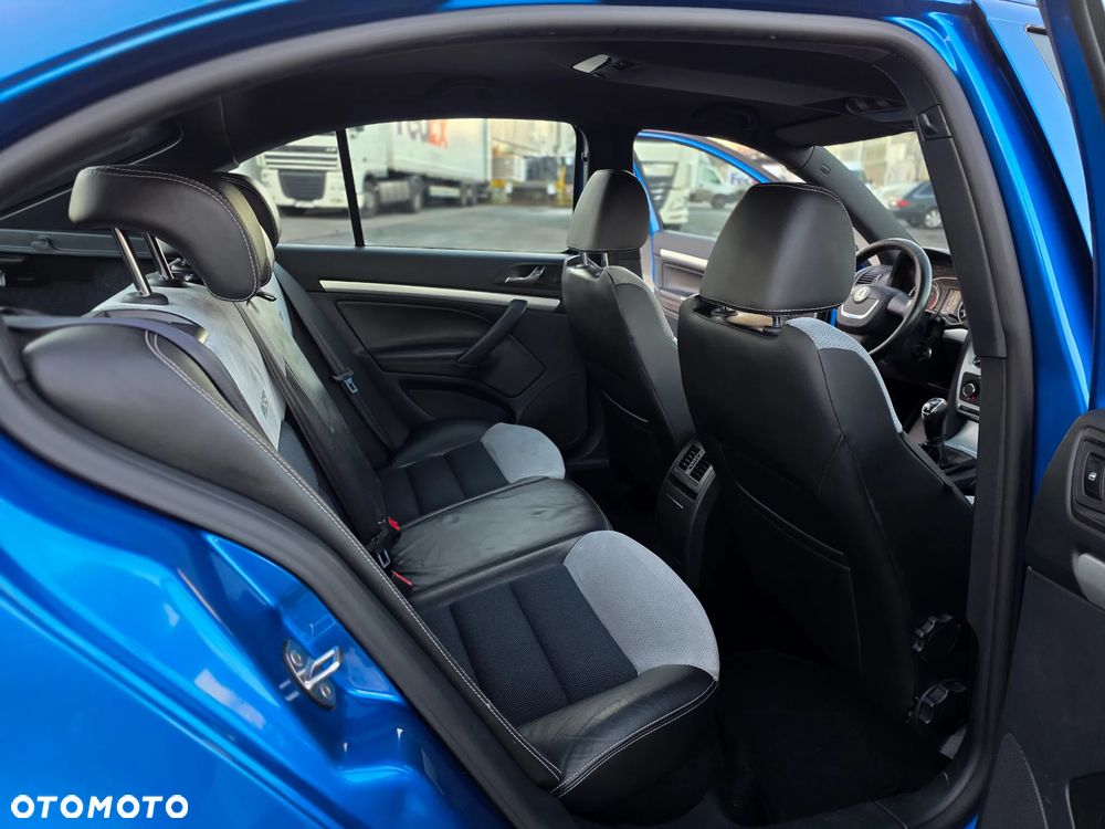 Skoda Octavia 2.0 TSI RS - 17