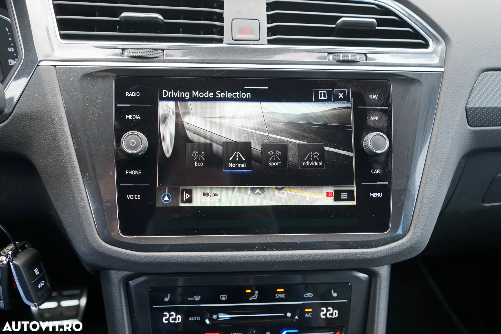 Volkswagen Tiguan 2.0 TDI SCR 4MOTION DSG R-Line - 20