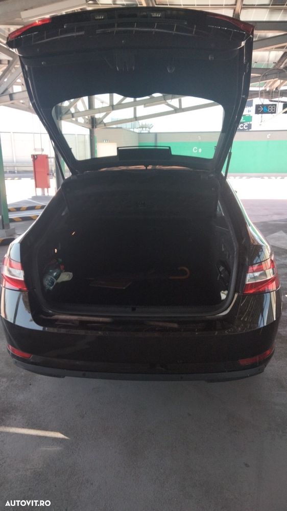 Skoda Superb 2.0 TDI DSG Ambition - 4