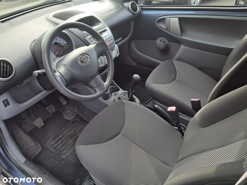 Toyota Aygo - 10