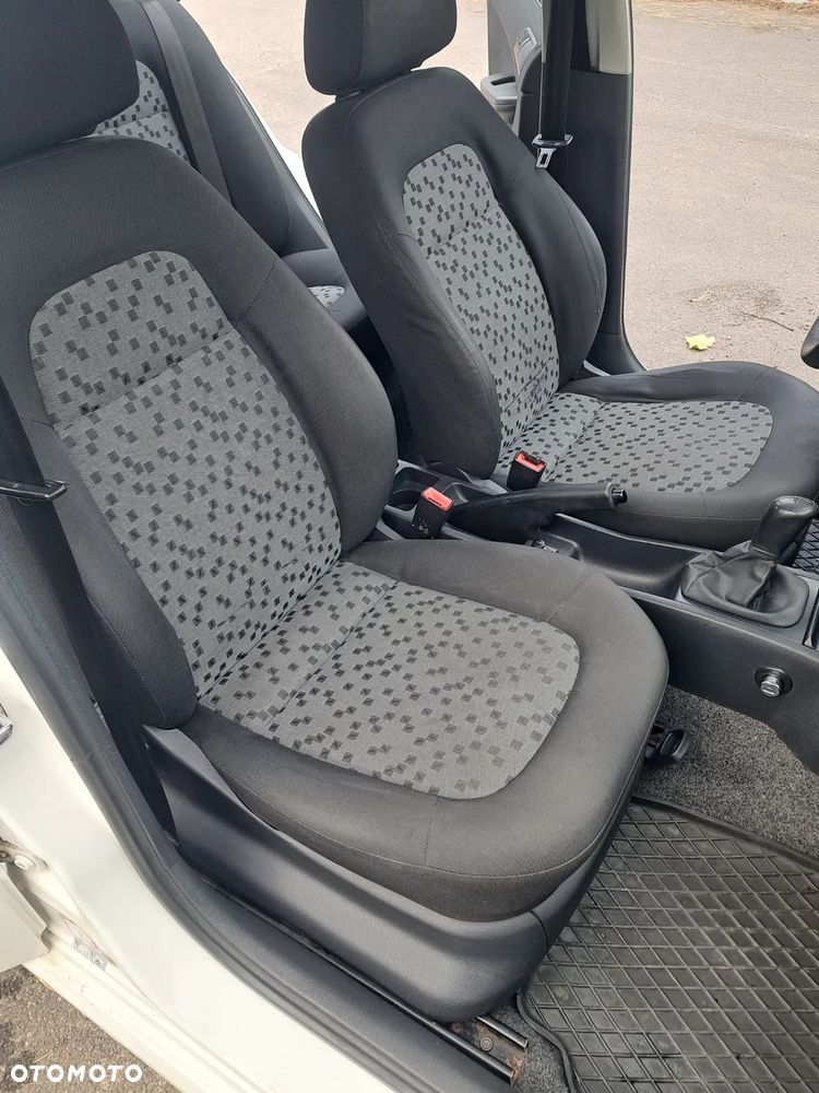 Skoda Fabia 1.4 16V Active - 11