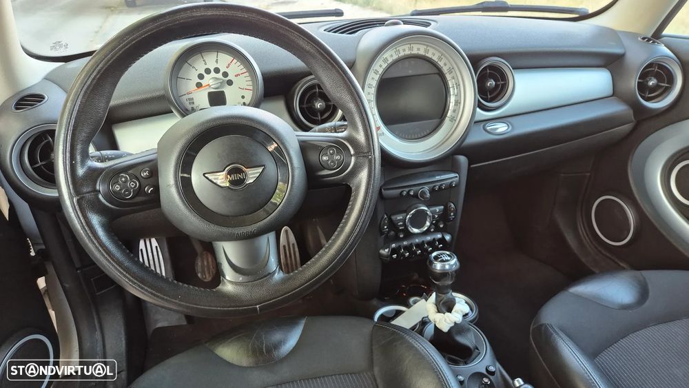 MINI 3 Portas Cooper SD - 17