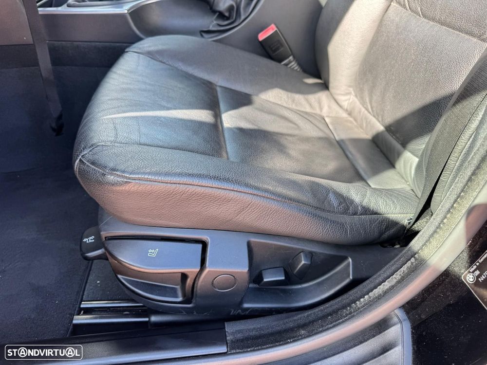 BMW 520 d Touring Executive - 37