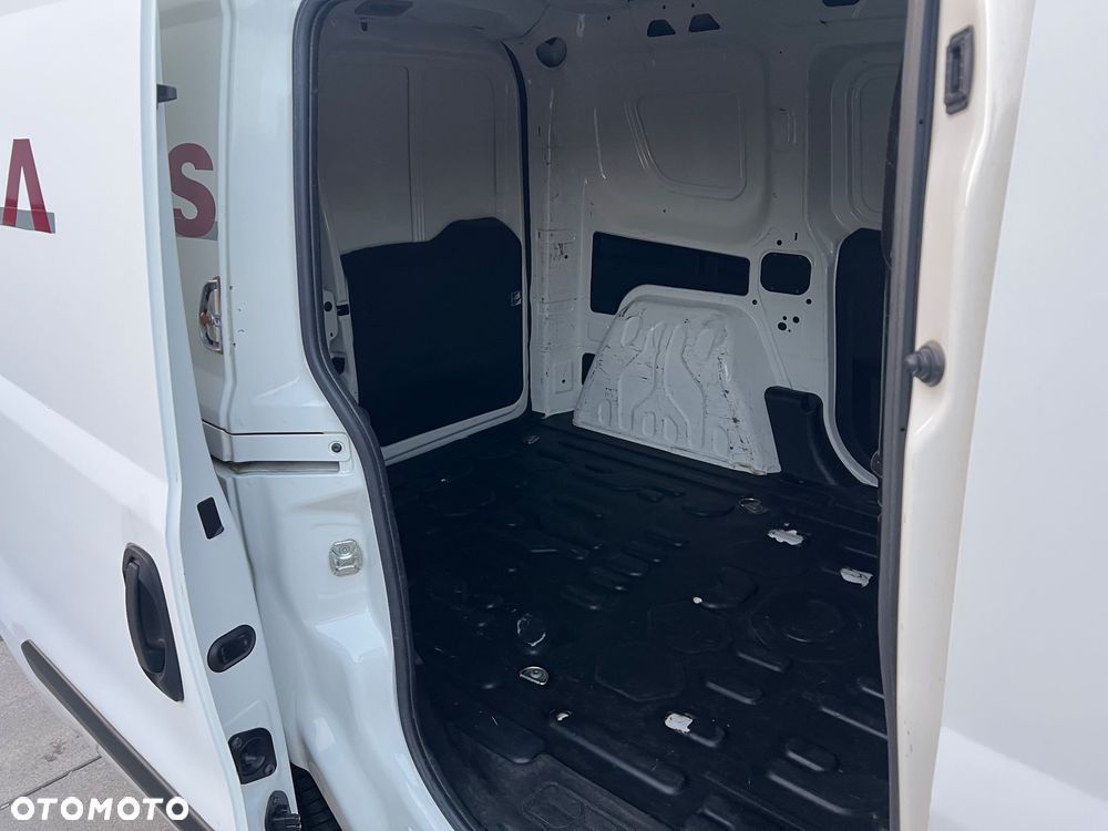 Opel COMBO - 19