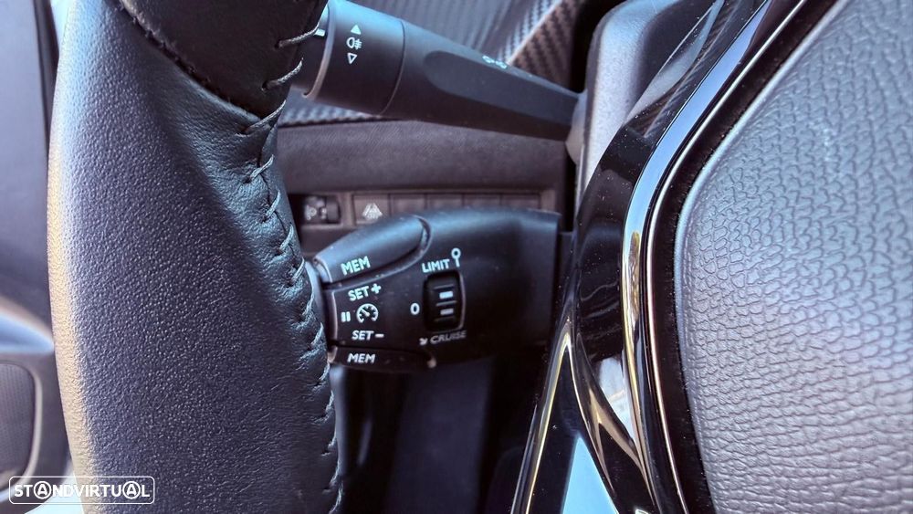 Peugeot 208 1.2 PureTech Active Pack - 31