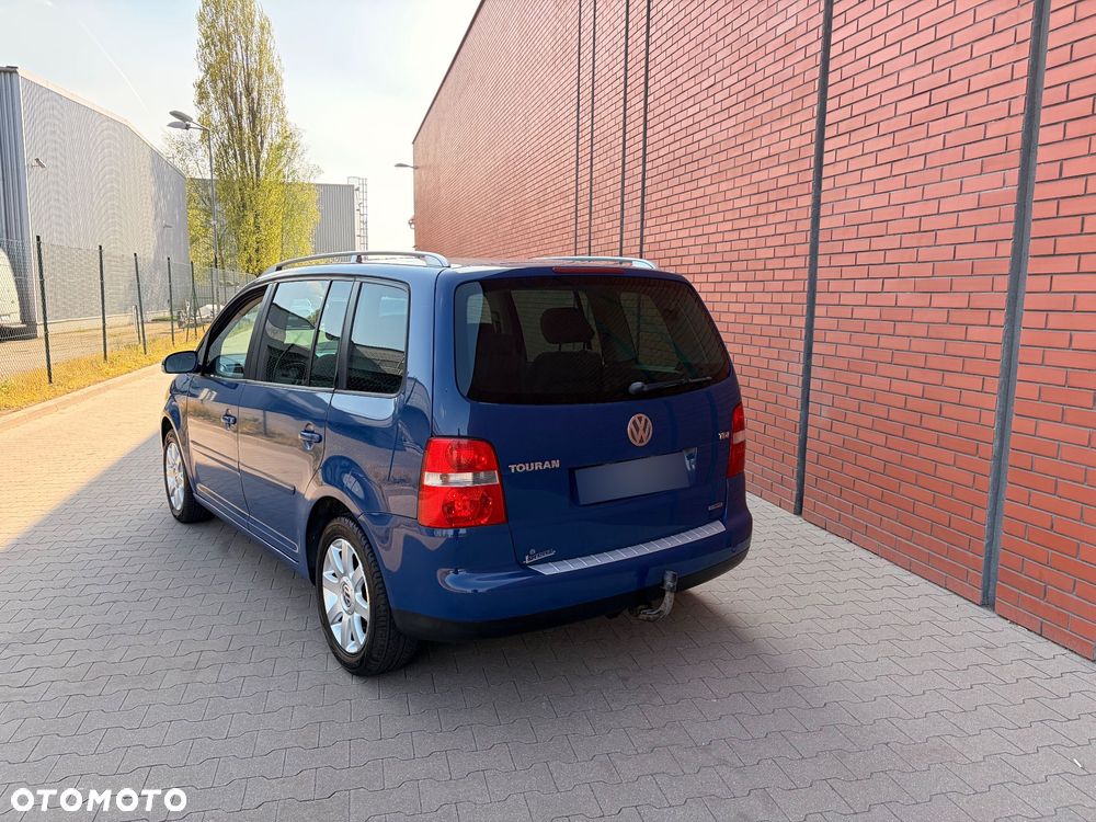 Volkswagen Touran - 3