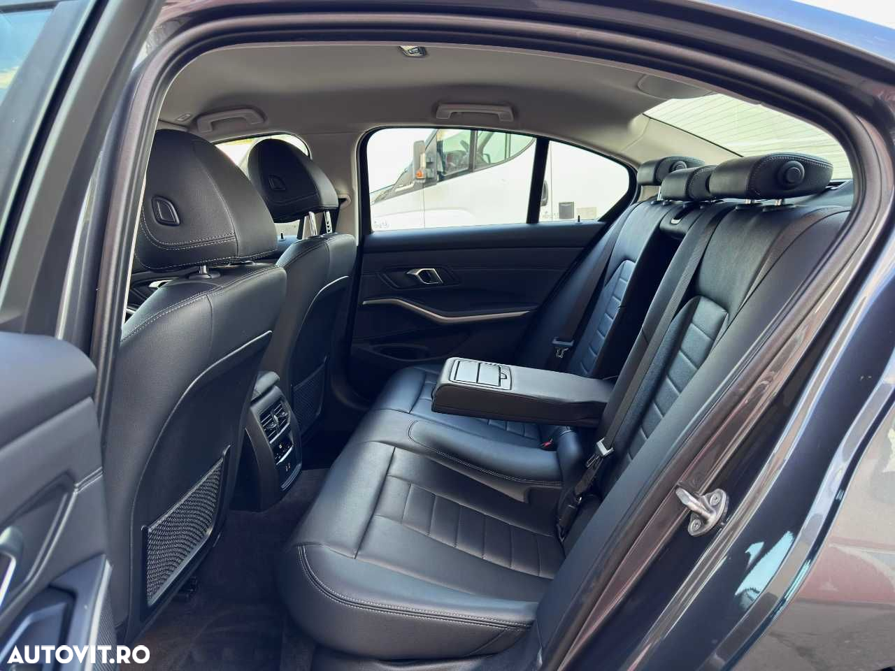 BMW Seria 3 318i AT - 16