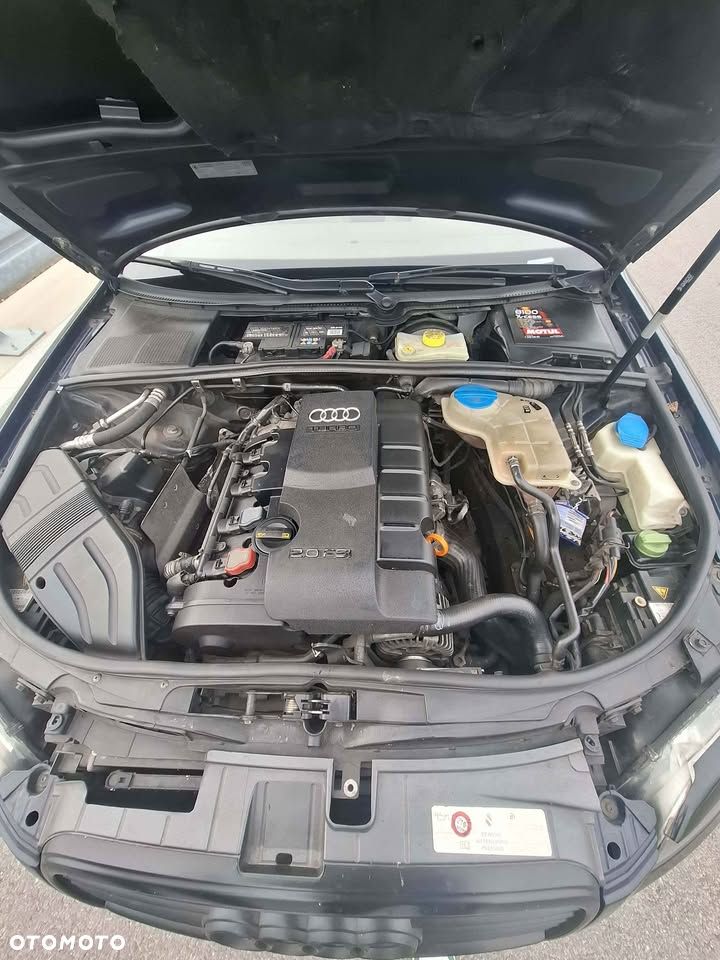Audi A4 Limousine - 8