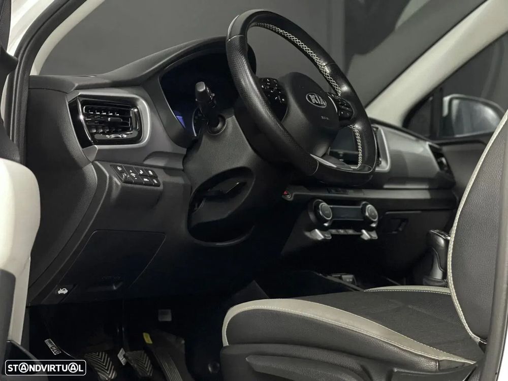 Kia Stonic 1.0 T-GDI Tech - 2