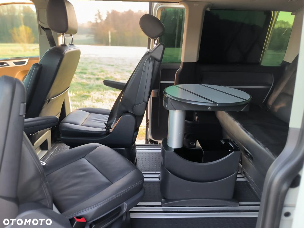 Volkswagen Multivan - 31
