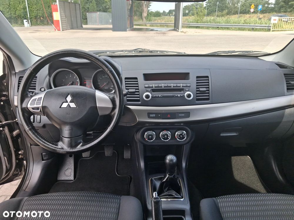 Mitsubishi Lancer 1.6 Intense - 14