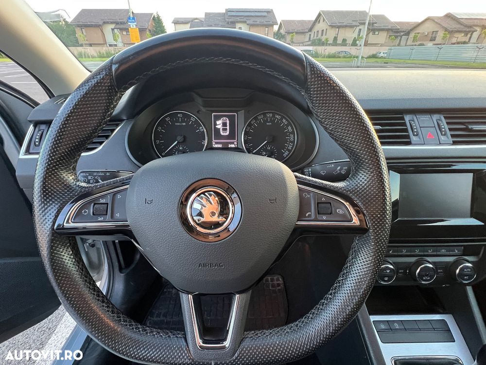 Skoda Octavia 1.4 TSI ELEGANCE - 12