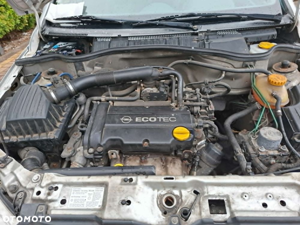 Opel Corsa 1.2 16V Enjoy - 4