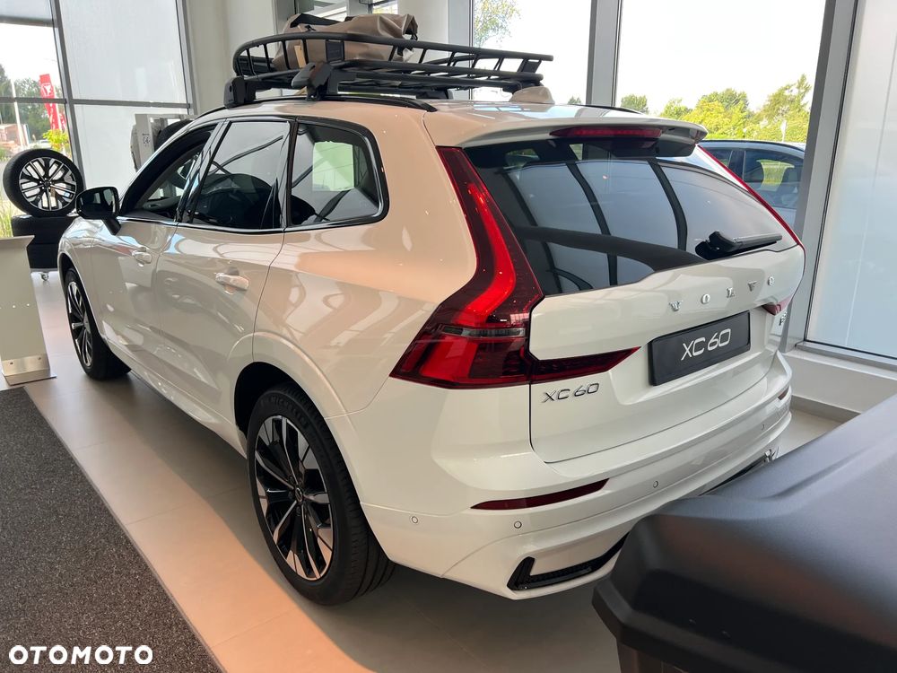 Volvo XC 60 B5 B AWD Plus Dark - 2