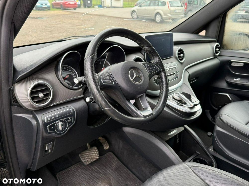 Mercedes-Benz Klasa V - 11