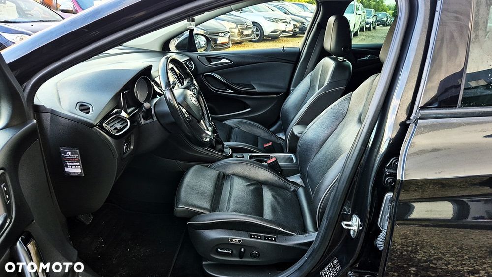 Opel Astra 1.6 T Enjoy S&S - 29