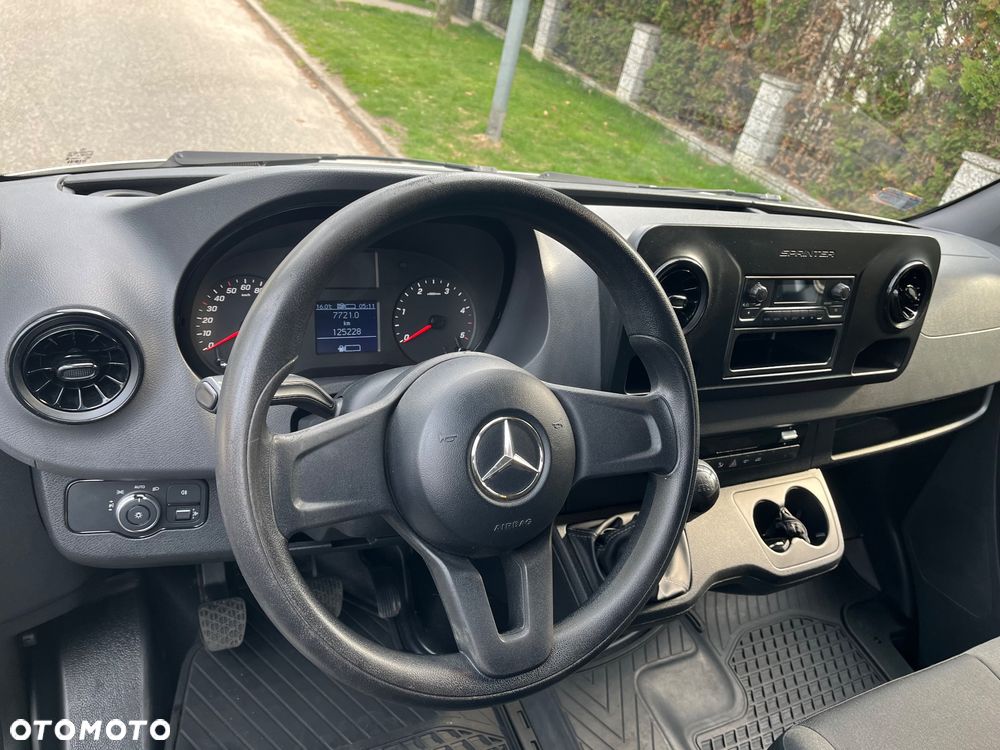 Mercedes-Benz SPRINTER - 16