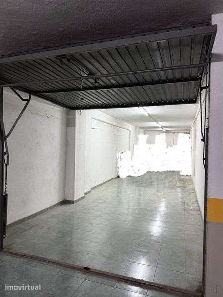 Garagem para estacionamento de motas – Odivelas - Grande imagem: 2/2