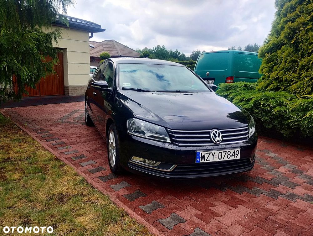 Volkswagen Passat - 4