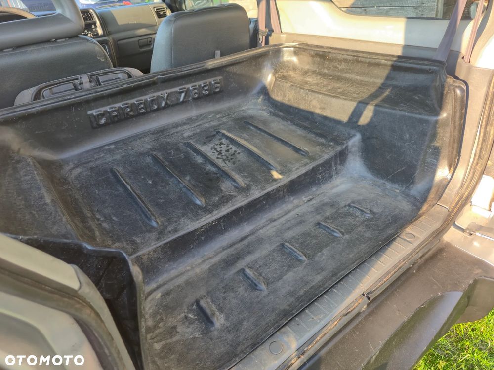 Suzuki Jimny - 10