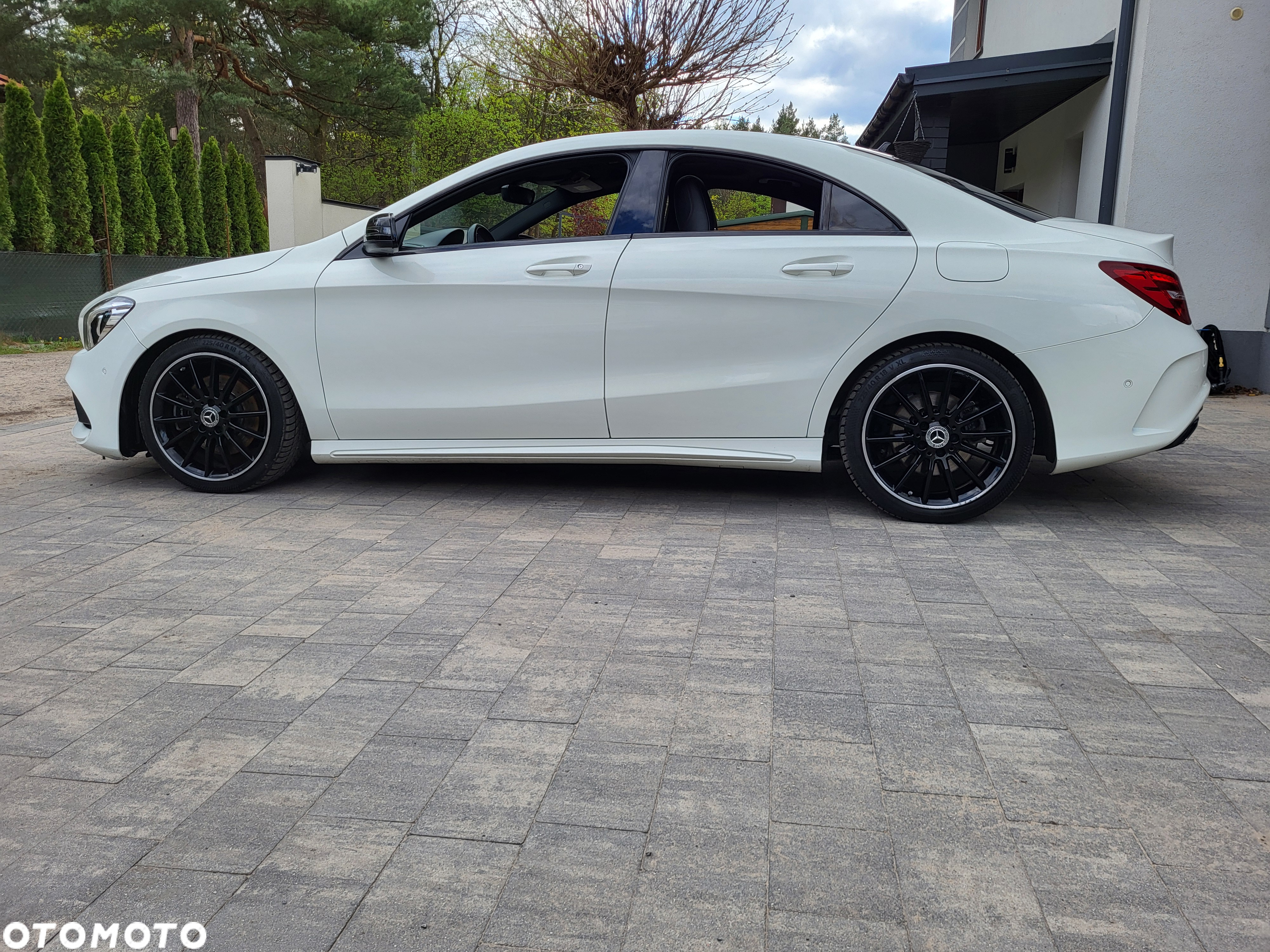 Mercedes-Benz CLA 220 4-Matic AMG Line - 14
