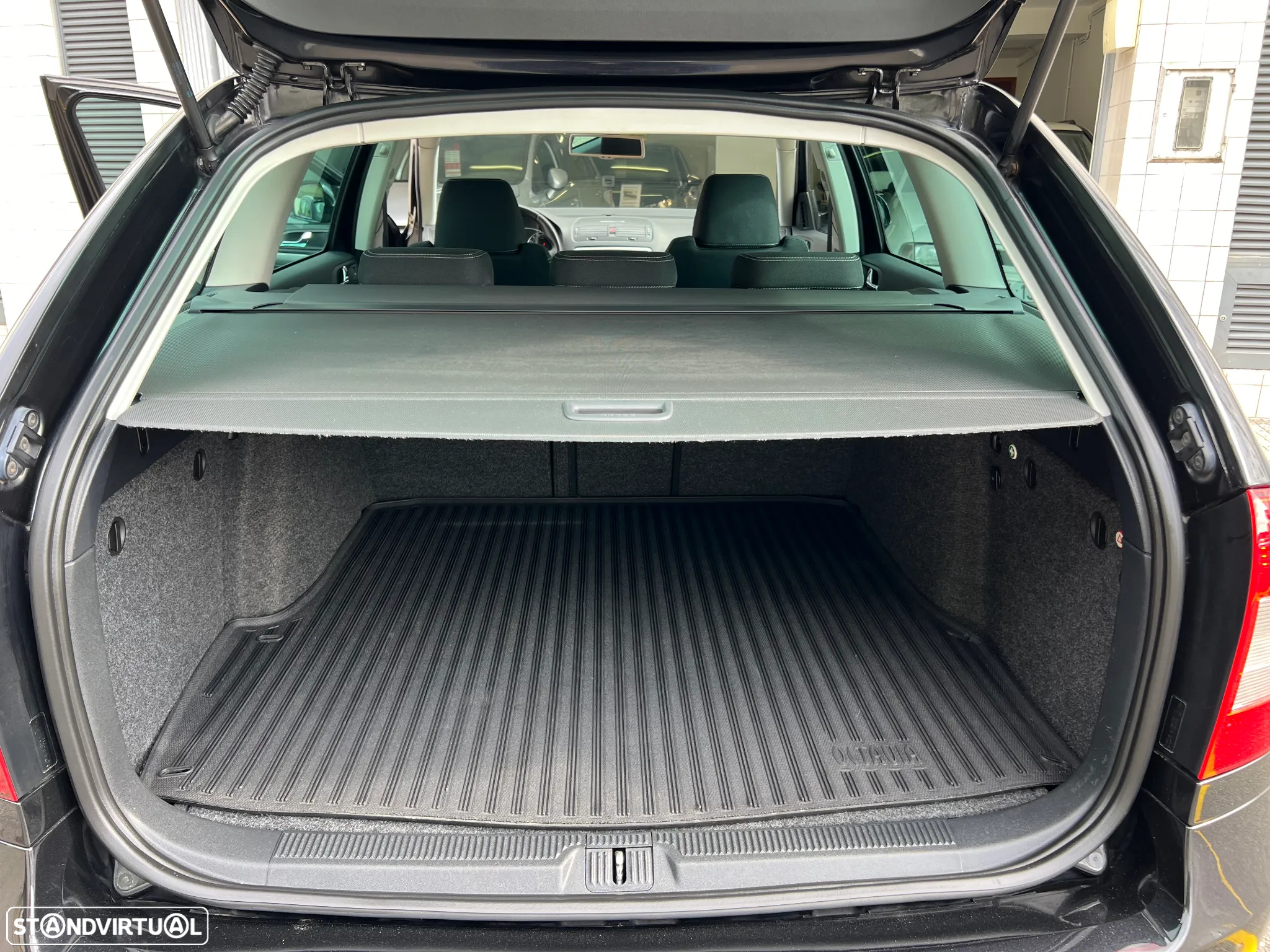 Skoda Octavia Break 1.6 TDi Sportline Pack - 40
