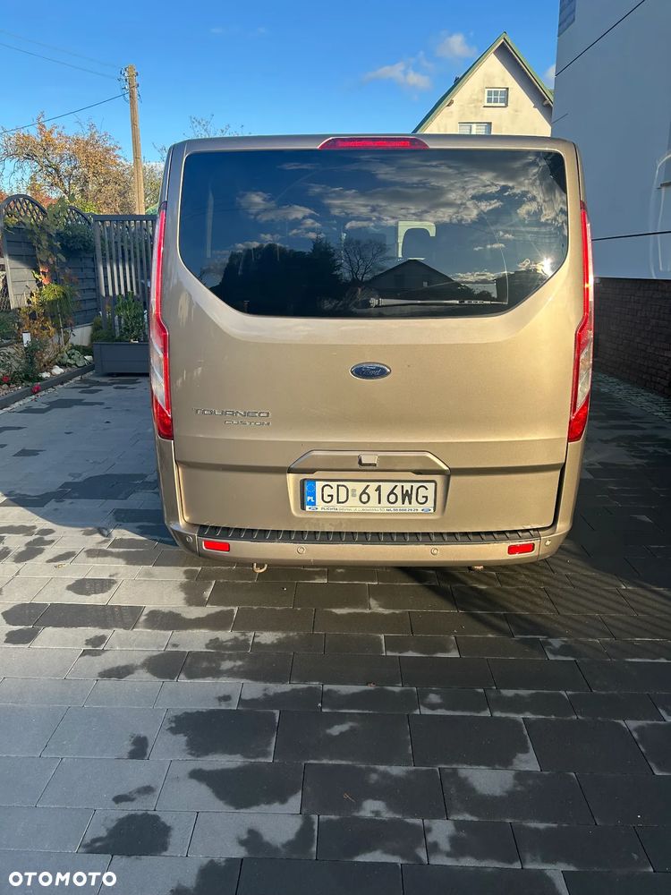 Ford Tourneo Custom - 4