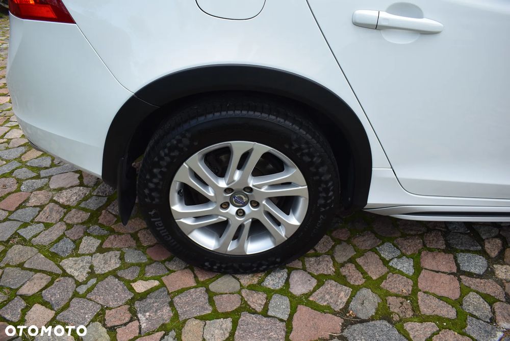 Volvo V60 Cross Country - 14
